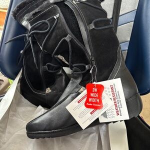 Wanderlust Zip Up Waterproof Boots - Starlight Size 12 2W